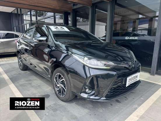 TOYOTA-YARIS-2022
