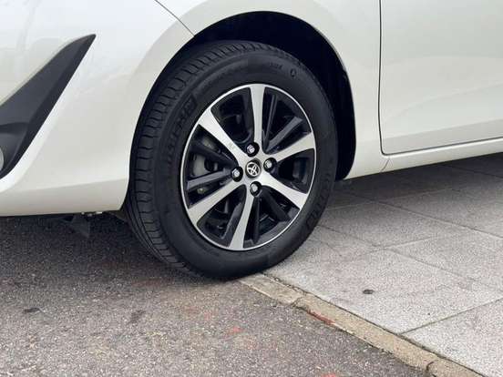 TOYOTA-YARIS-1.5 16V FLEX SEDAN XLS MULTIDRIVE TOYOTA-YARIS-2018