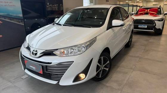 TOYOTA YARIS 1.5 16V FLEX SEDAN XS CONNECT MULTIDRIVE