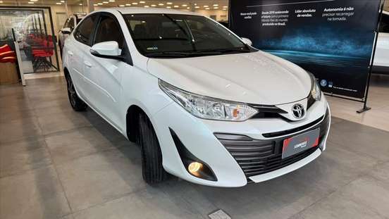 TOYOTA-YARIS-2020