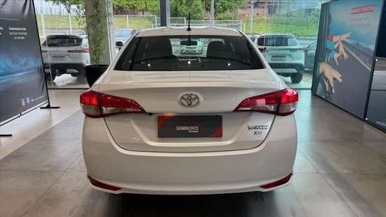 TOYOTA-YARIS-2020