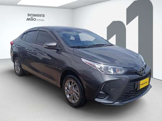 TOYOTA-YARIS-2024