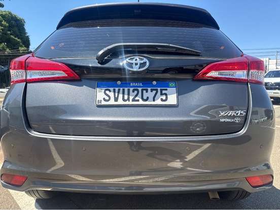 TOYOTA-YARIS-2024