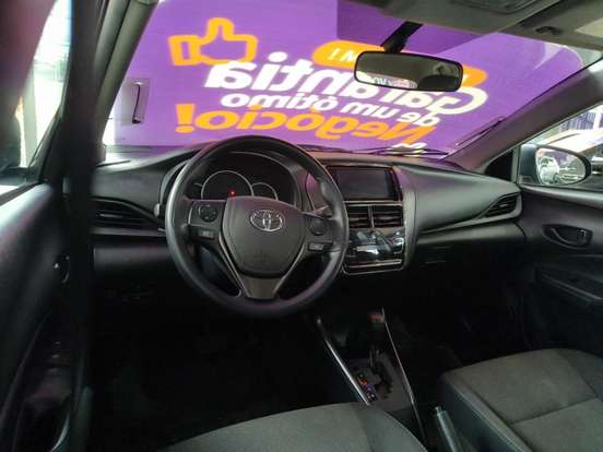 TOYOTA-YARIS-2024