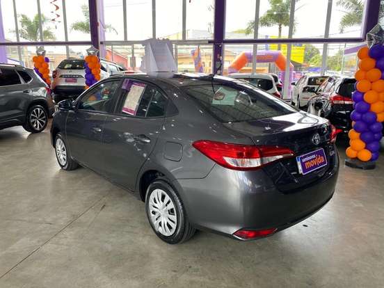 TOYOTA-YARIS-2024