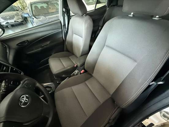 TOYOTA-YARIS-2024