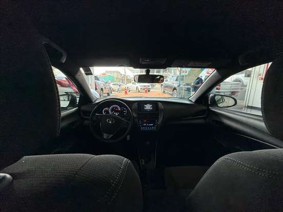 TOYOTA-YARIS-2024