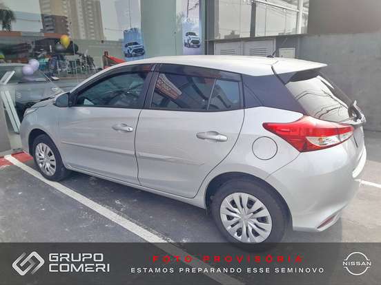 TOYOTA-YARIS-2024