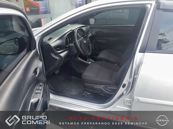 TOYOTA-YARIS-2024