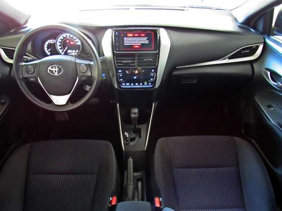 TOYOTA-YARIS-2021