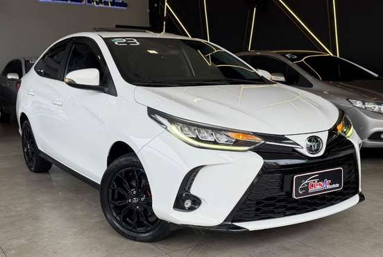 TOYOTA-YARIS-2023