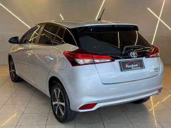 TOYOTA-YARIS-2021