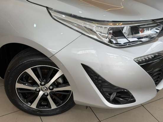 TOYOTA-YARIS-2021