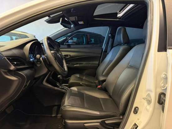 TOYOTA-YARIS-2022