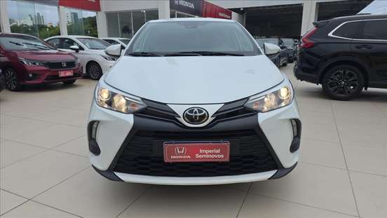 TOYOTA-YARIS-2024