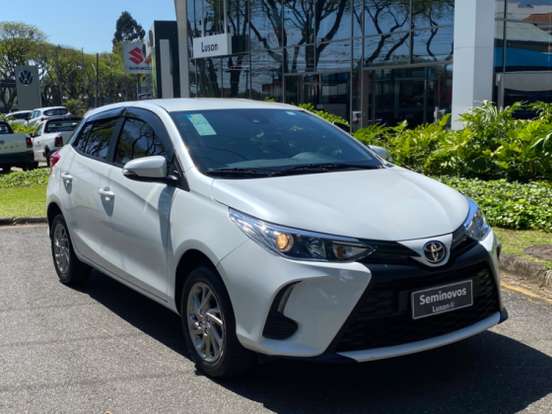 TOYOTA-YARIS-2024