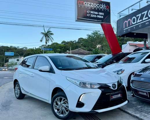 TOYOTA-YARIS-2024