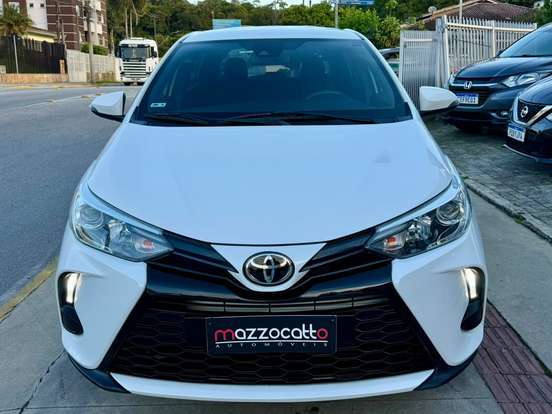 TOYOTA-YARIS-2024