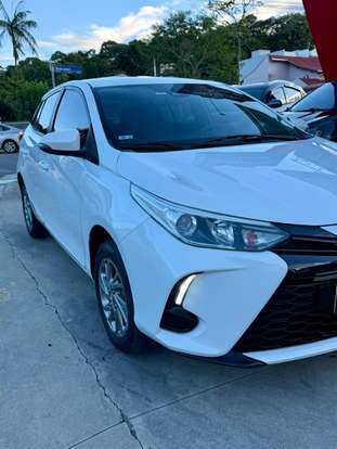 TOYOTA-YARIS-2024