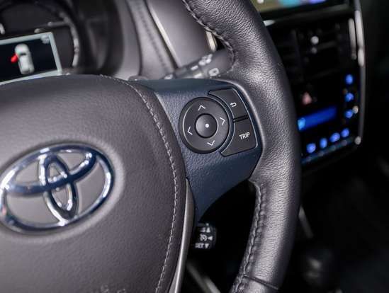 TOYOTA-YARIS-2024