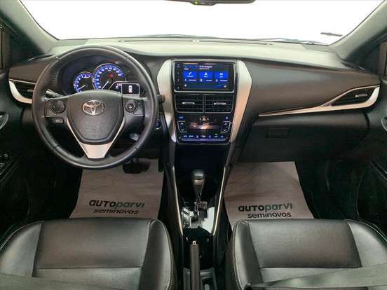 TOYOTA-YARIS-2018