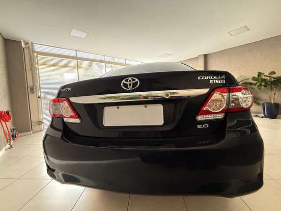 TOYOTA-COROLLA-2012