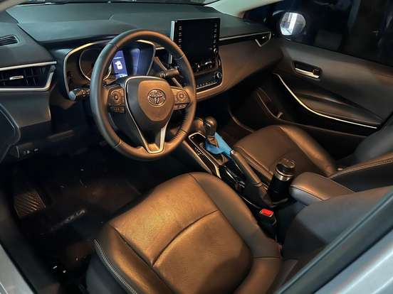 TOYOTA-COROLLA-2023