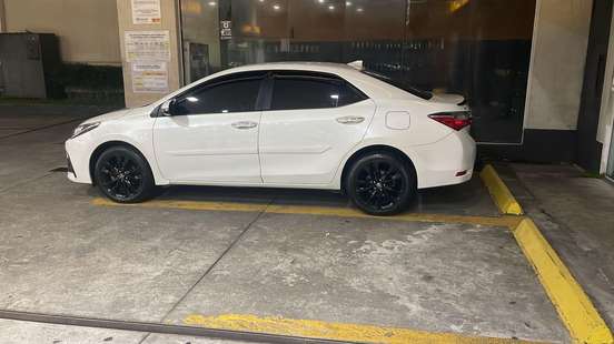 TOYOTA-COROLLA-2018
