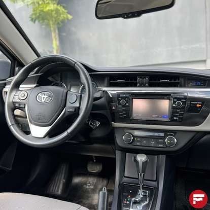 TOYOTA-COROLLA-2015