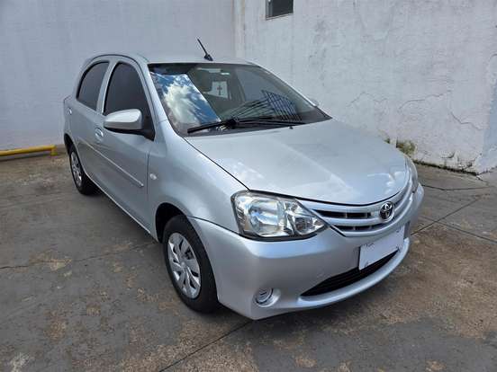 TOYOTA-ETIOS-2016