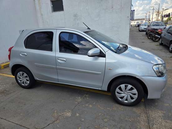 TOYOTA-ETIOS-1.3 X 16V FLEX 4P MANUAL TOYOTA-ETIOS-2016