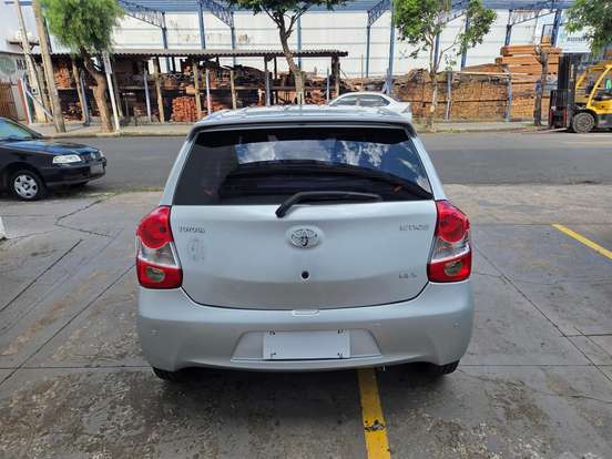 TOYOTA-ETIOS-1.3 X 16V FLEX 4P MANUAL TOYOTA-ETIOS-2016