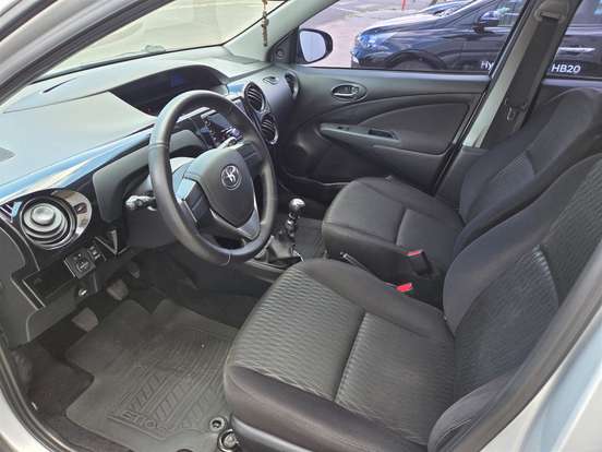 TOYOTA-ETIOS-1.3 X 16V FLEX 4P MANUAL TOYOTA-ETIOS-2016