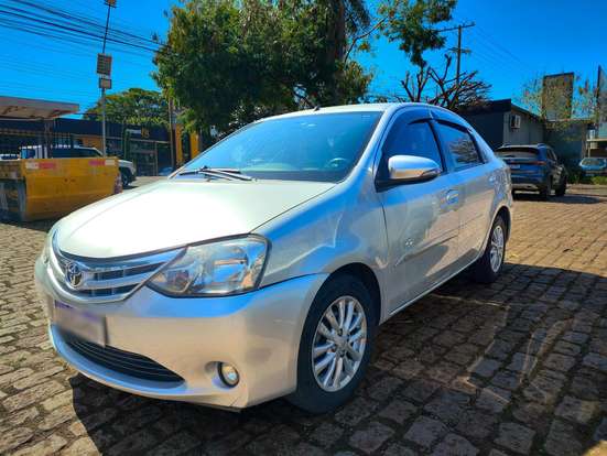 TOYOTA-ETIOS-2015