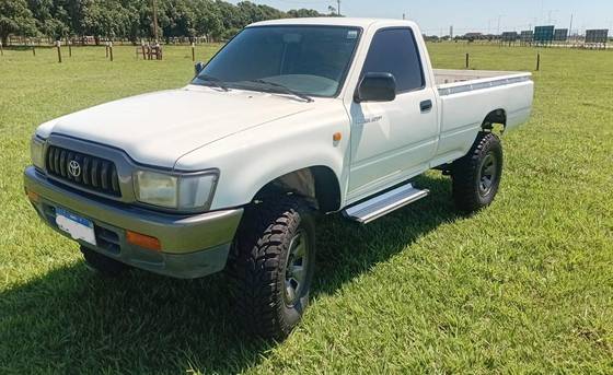 TOYOTA HILUX 2.7 DX 4X2 CS 16V GASOLINA 2P MANUAL