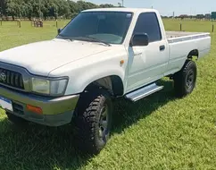 TOYOTA HILUX 2.7 DX 4X2 CS 16V GASOLINA 2P MANUAL TOYOTA HILUX 2.7 DX 4X2 CS 16V GASOLINA 2P MANUAL