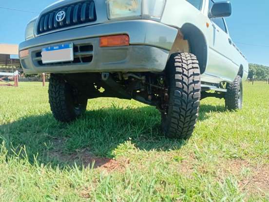 TOYOTA-HILUX-2.7 DX 4X2 CS 16V GASOLINA 2P MANUAL TOYOTA-HILUX-2001