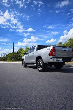 TOYOTA HILUX 2.8 D-4D TURBO DIESEL CD SRV 4X4 AUTOMÁTICO
