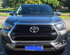 TOYOTA HILUX 2.8 D-4D TURBO DIESEL CD SRV 4X4 AUTOMÁTICO TOYOTA HILUX 2.8 D-4D TURBO DIESEL CD SRV 4X4 AUTOMÁTICO