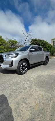 TOYOTA-HILUX-2.8 D-4D TURBO DIESEL CD SRV 4X4 AUTOMÁTICO TOYOTA-HILUX-2023