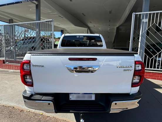 TOYOTA-HILUX-2.8 D-4D TURBO DIESEL CD SRV 4X4 AUTOMÁTICO TOYOTA-HILUX-2024