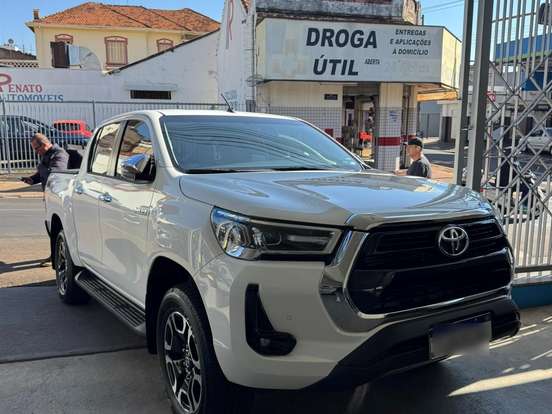 TOYOTA-HILUX-2.8 D-4D TURBO DIESEL CD SRV 4X4 AUTOMÁTICO TOYOTA-HILUX-2024