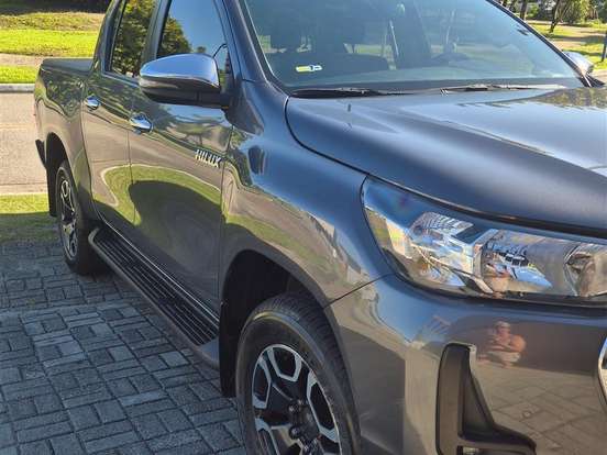 TOYOTA-HILUX-2.8 D-4D TURBO DIESEL CD SRV 4X4 AUTOMÁTICO TOYOTA-HILUX-2022