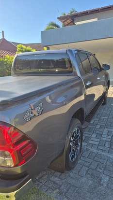 TOYOTA-HILUX-2022