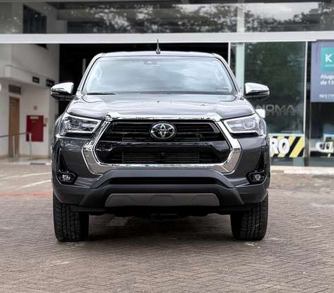 TOYOTA-HILUX-2.8 D-4D TURBO DIESEL CD SRX 4X4 AUTOMÁTICO TOYOTA-HILUX-2023