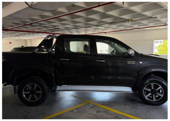 TOYOTA-HILUX-2009