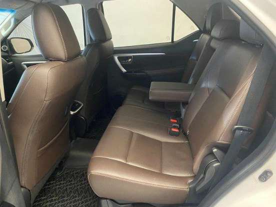 TOYOTA-HILUX SW4-2.7 SRV 7 LUGARES 4X2 16V FLEX 4P AUTOMÁTICO TOYOTA-HILUX SW4-2019