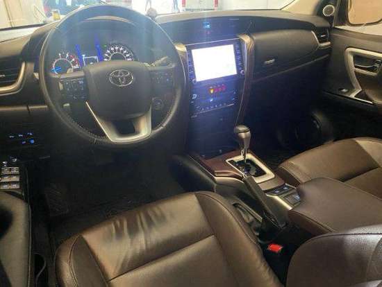 TOYOTA-HILUX SW4-2.7 SRV 7 LUGARES 4X2 16V FLEX 4P AUTOMÁTICO TOYOTA-HILUX SW4-2019