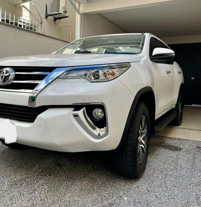 TOYOTA-HILUX SW4-2.7 SRV 7 LUGARES 4X2 16V FLEX 4P AUTOMÁTICO TOYOTA-HILUX SW4-2019