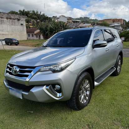 TOYOTA-HILUX SW4-2016